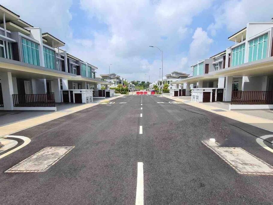 Luxury 2-Storey Terrace House Near Ioi City Mall 普特拉贾亚 外观 照片